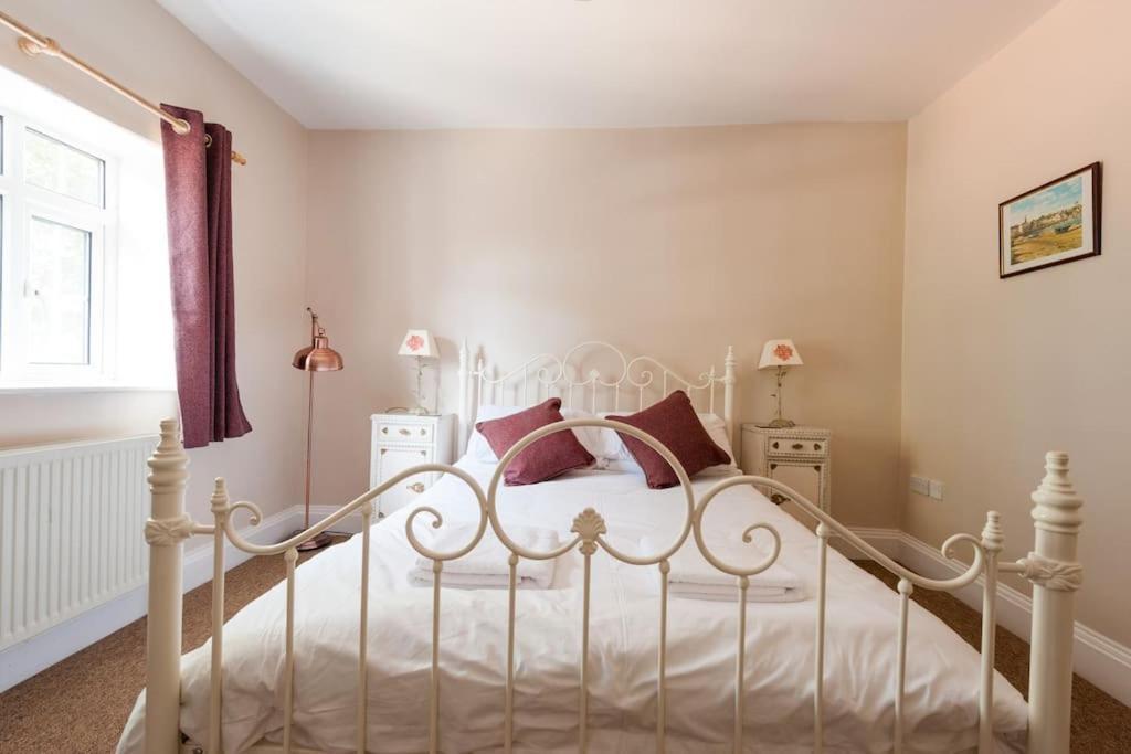 Firs Sleeps 15 Stunning Country House With Hot Tub Sudbourne Exterior foto