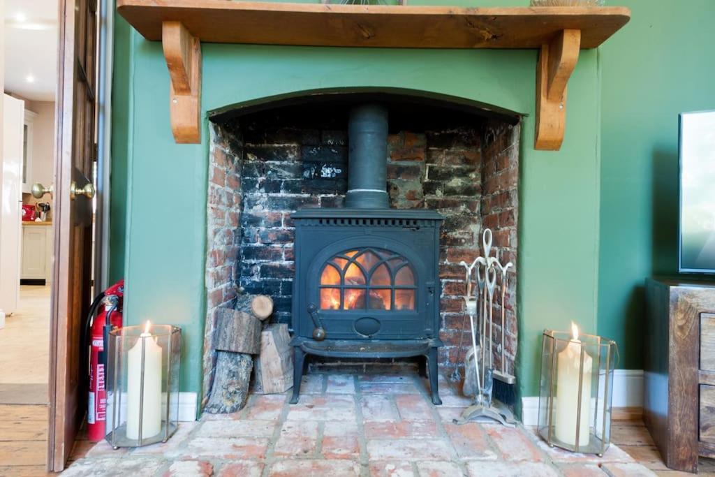 Firs Sleeps 15 Stunning Country House With Hot Tub Sudbourne Exterior foto