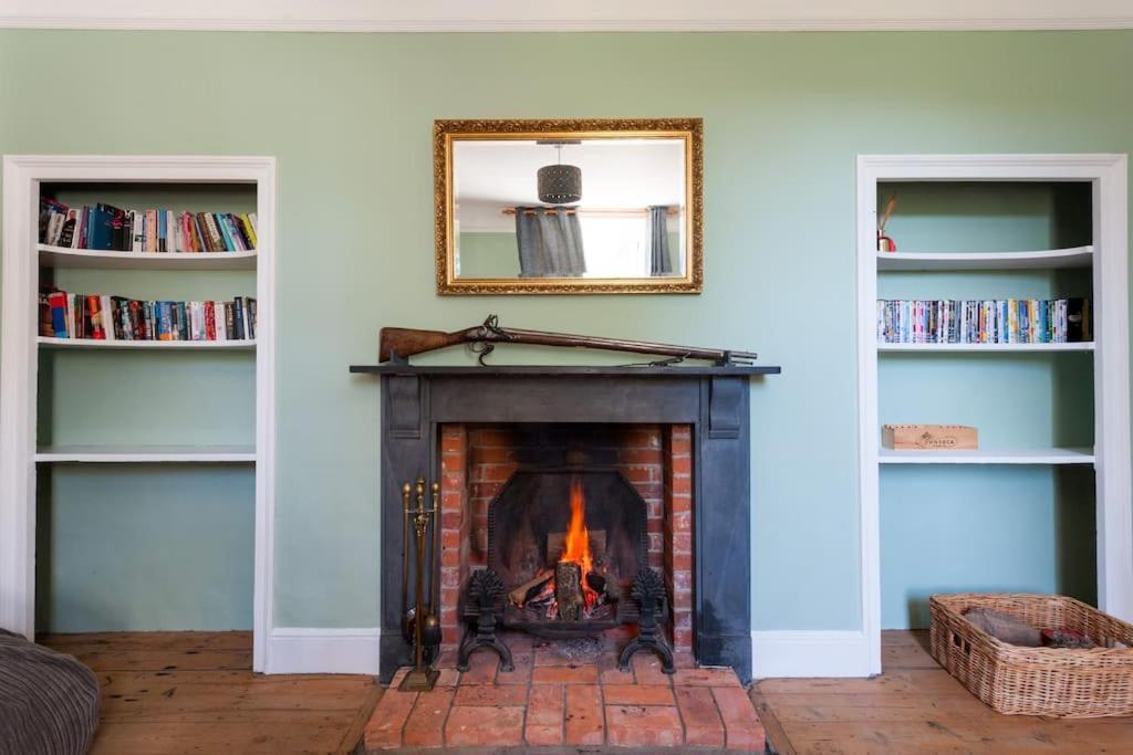Firs Sleeps 15 Stunning Country House With Hot Tub Sudbourne Exterior foto