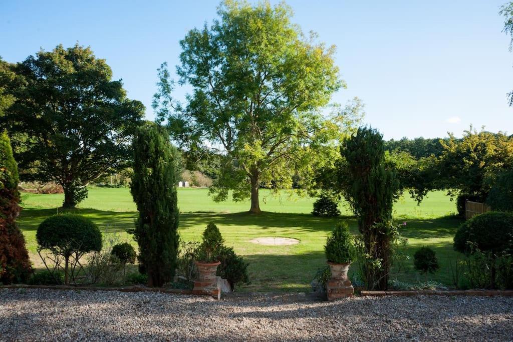 Firs Sleeps 15 Stunning Country House With Hot Tub Sudbourne Exterior foto