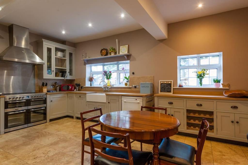 Firs Sleeps 15 Stunning Country House With Hot Tub Sudbourne Exterior foto